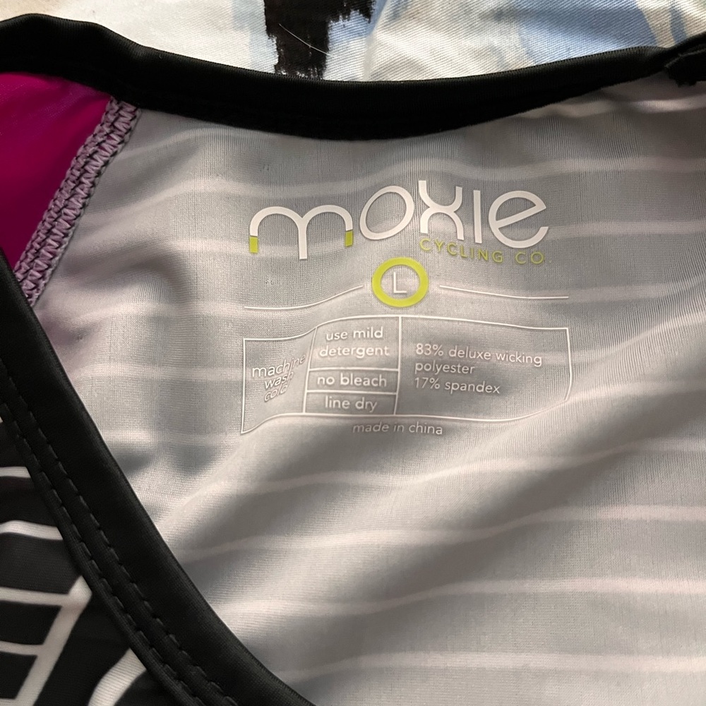 Cycling Shirt with Back Pocket by Moxie. Purples & Black. Sz L NWT - Picture 3 of 3